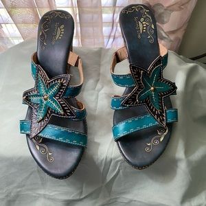 Leather sandals size (41).